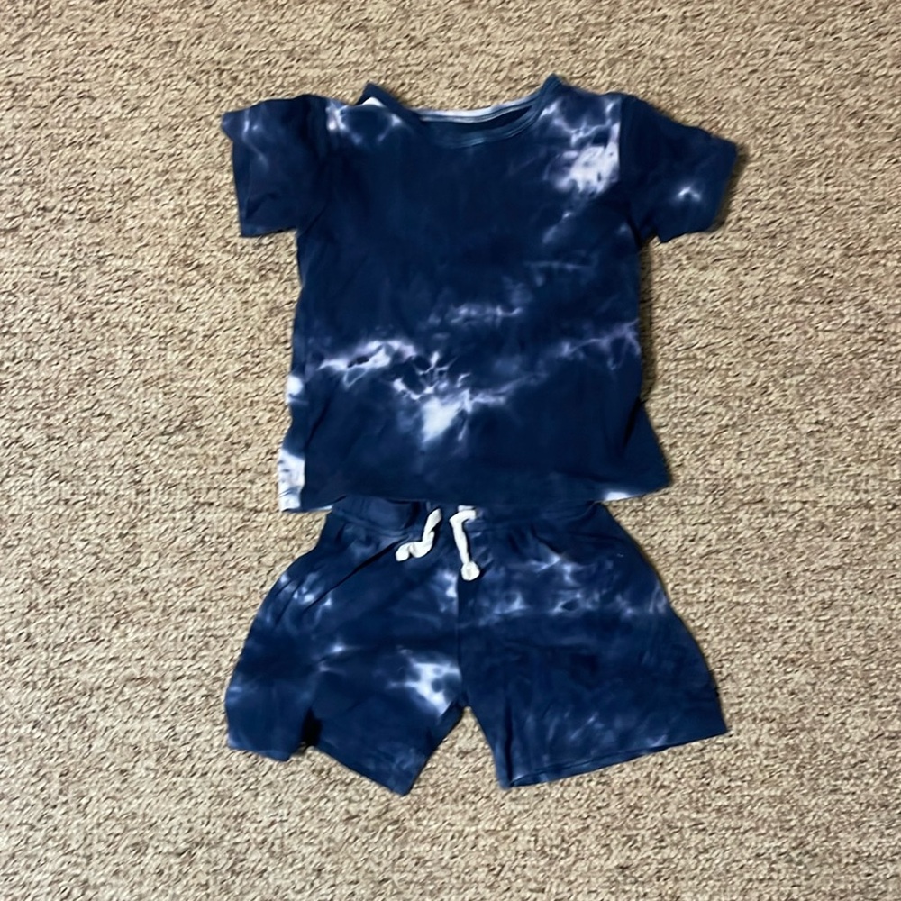 Tie dye shorts and shirt set EUC size 4T